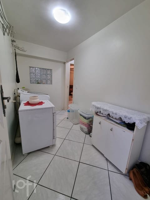 Image 24 - 249546